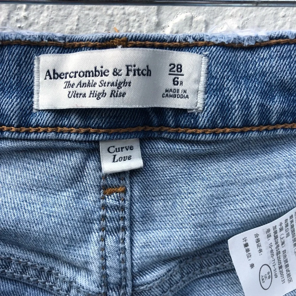 ABERCROMBIE & FITCH The Ankle Straight Ultra High Rise Jeans Size 28_9
